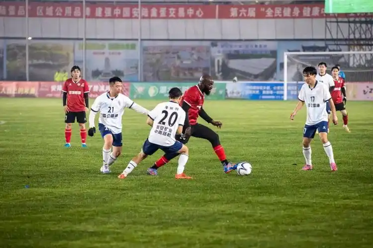 欧冠 VS 欧联杯